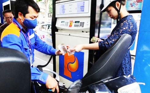 Giá xăng dầu tiếp tục giảm từ 15h00 chiều nay