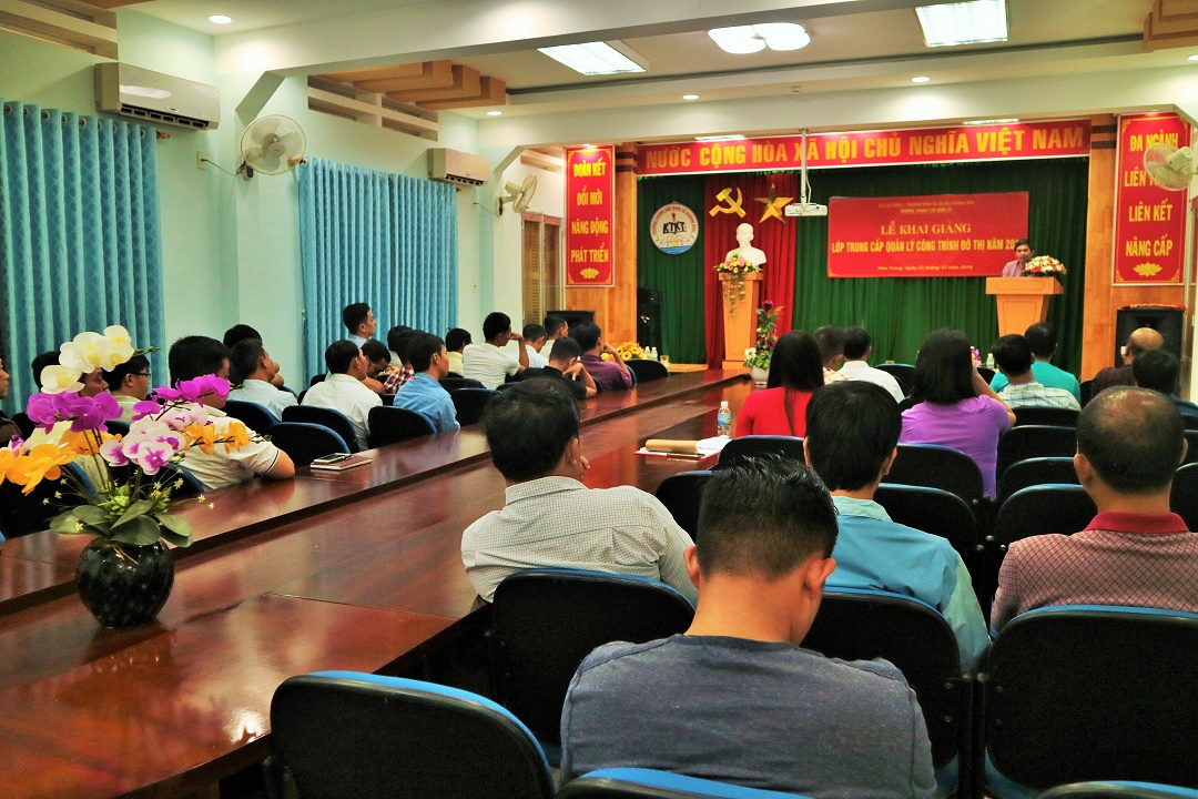 Trường Trung cấp Kinh tế Khánh Hòa khai giảng lớp Quản lý công trình đô thị