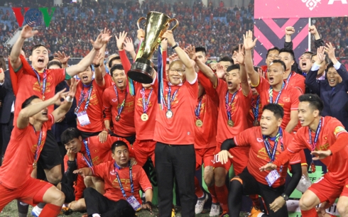ĐT Việt Nam vô địch AFF Cup sau 10 năm chờ đợi (Ảnh: DT).
