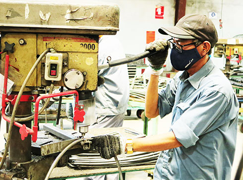 Công ty Đại Nam đã xây dựng hệ thống quản lý an toàn vệ sinh lao động nên môi trường làm việc khá an toàn.