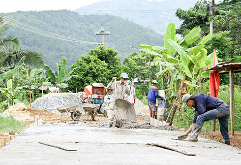 Vốn để đầu tư cơ sở hạ tầng đang là khó khăn của xã Sơn Hiệp.