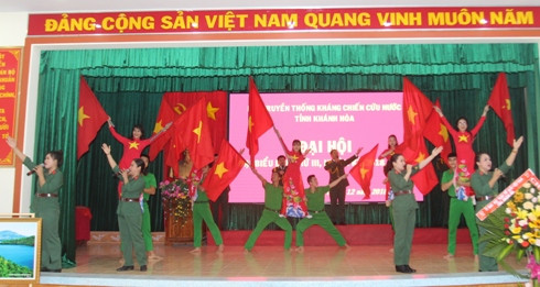 Tiết mục văn nghệ chào mừng đại hội.