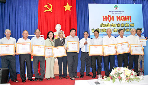 Hội Người cao tuổi tỉnh dẫn đầu Cụm thi đua số VI