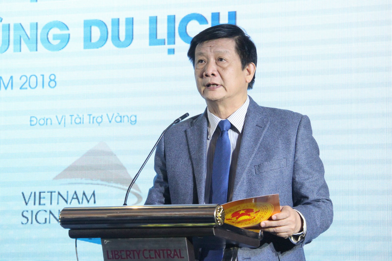 Ông Trần Sơn Hải - Phó Chủ tịch thường trực UBND tỉnh Khánh Hòa phát biểu chào mừng hội thảo