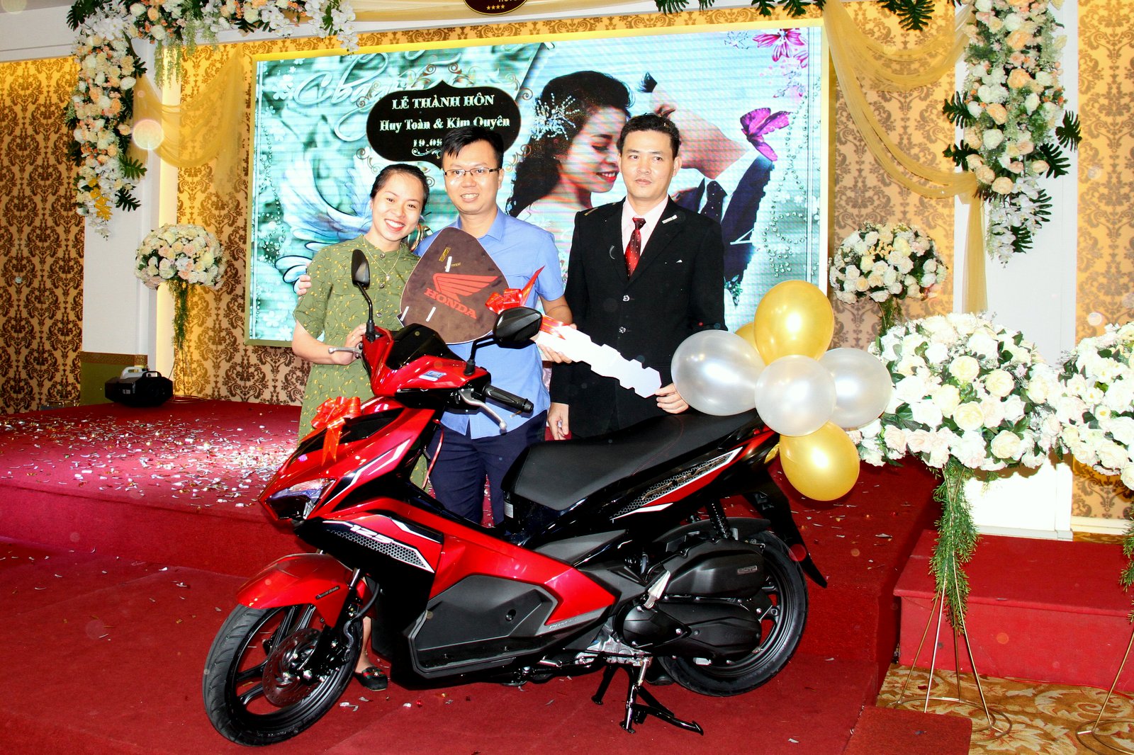 Khách sạn ISENA:  Tổ chức bốc thăm trúng thưởng mùa cưới  2018