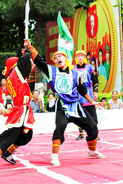 Hội thi cờ người đầu xuân là một trong những hoạt động thể thao hấp dẫn không thể thiếu trong dịp Tết Nguyên đán.
