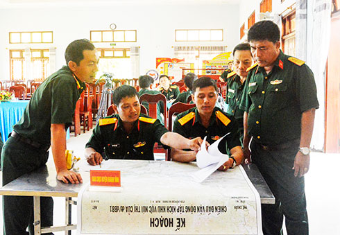Bộ Chỉ huy Quân sự tỉnh kiểm tra giáo án tập huấn. 