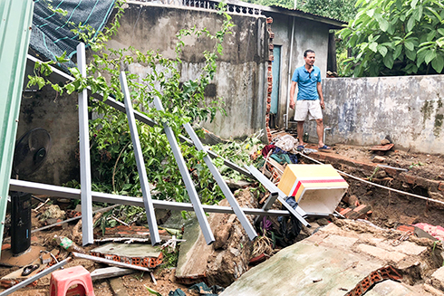 San ủi trái phép đất đồi núi