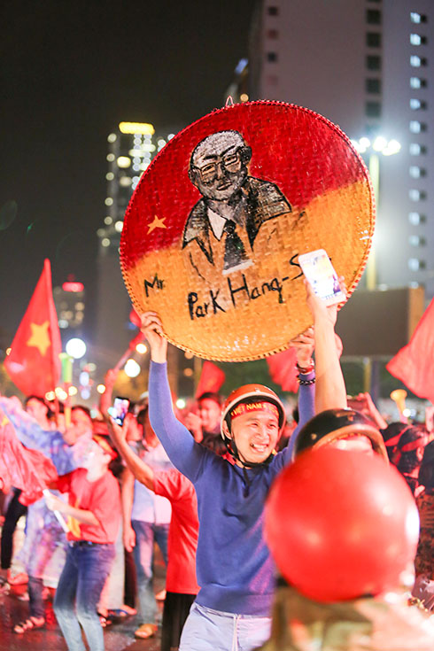 Tuyển Việt Nam nỗ lực để vượt qua vòng bảng