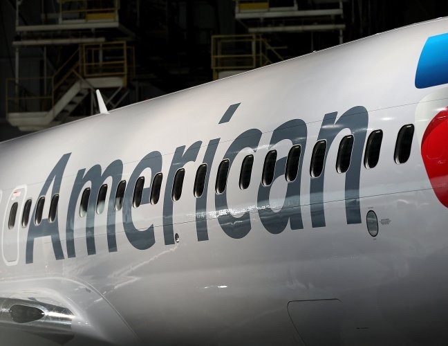 Mỹ: Thiết bị hút thuốc lá điện tử bốc cháy trên máy bay