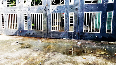 Liên tục bị &quot;khủng bố&quot; bằng chất bẩn