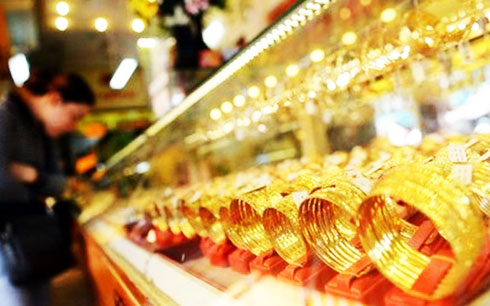 Giá vàng SJC tăng nhẹ khi vàng thế giới sụt giảm