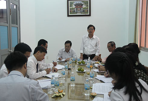Ông Nguyễn Tấn Tuân kết luận tại buổi làm việc với Trung tâm hòa giải, đối thoại TAND tỉnh.