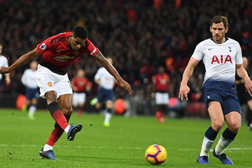 Những điểm nhấn trong "trận đánh lớn" đầu tay của Solskjaer