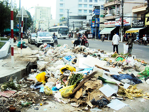 Đổ rác bừa bãi