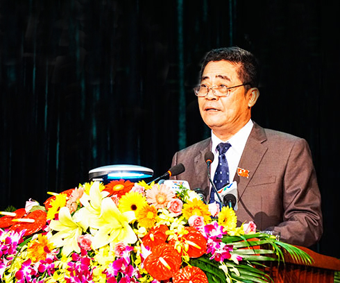 Hoàn thành vượt mức nhiệm vụ phát triển kinh tế - xã hội, chuẩn bị tốt đại hội đảng bộ các cấp