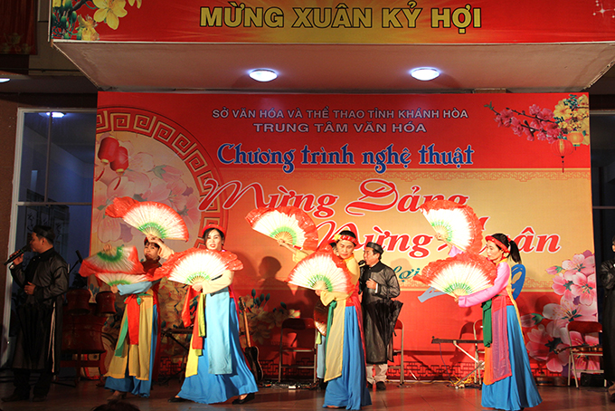 Khúc dân ca ngày xuân