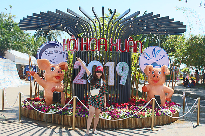 Statues of pig appear much at Nha Trang – Khanh Hoa Spring Flower Festival 2019