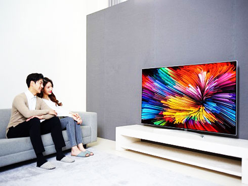  Tấm nền IPS giúp màu sắc trên TV sống động và góc nhìn rộng hơn.