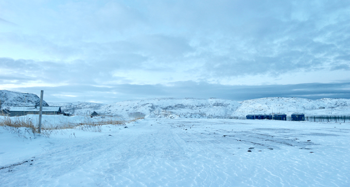 Đường đi Teriberka phủ đầy tuyết