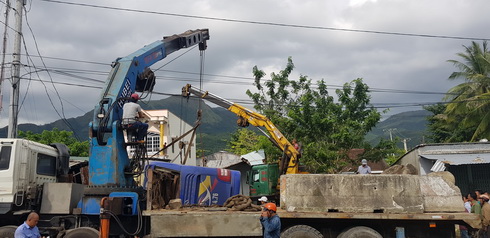 Vụ xe giường nằm lao vào nhà dân: Lái phụ là người cầm lái