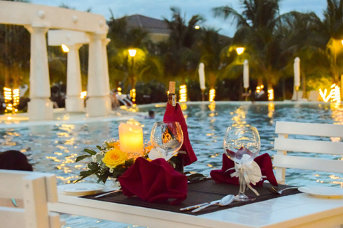 Bữa tối Valentine lãng mạn tại hồ bơi lớn nhất trong lòng thành phố