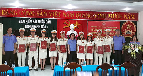 Trao quyết định bổ nhiệm kiểm sát viên