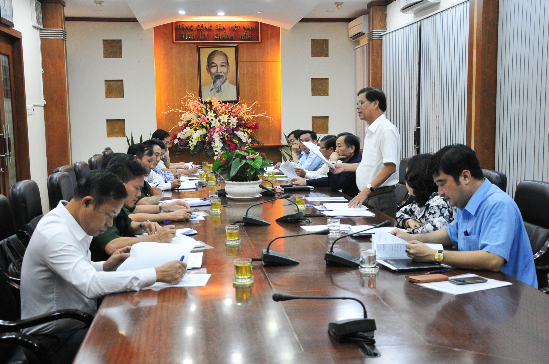 Đồng chí Nguyễn Tấn Tuân chỉ đạo tại buổi làm việc