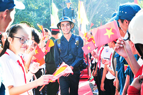 zzThanh niên lên đường thực hiện nghĩa vụ quân sự TRANG 7 trong ngày hội giao quân năm 2018