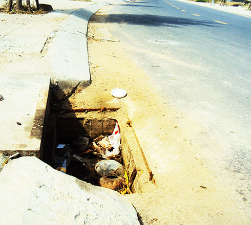 Cần đậy nắp chắn rác