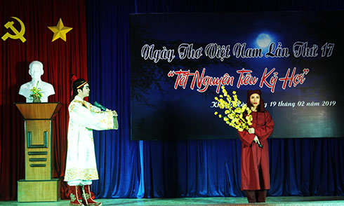 Tiết mục Kim Trọng tìm Thúy Kiều trích theo Truyện Kiều  của đại thi hào Nguyễn Du do nghệ sĩ Nhà hát Nghệ thuật truyền thống tỉnh biểu diễn. 