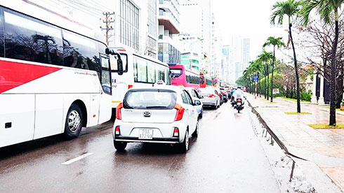 Đường Trần Phú thường xuyên bị kẹt xe.