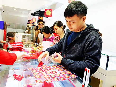 Giảm nhanh rồi đột ngột tăng mạnh