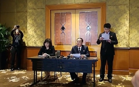 Buổi họp báo của Triều Tiên diễn ra tại khách sạn Melia (Hà Nội) vào lúc 0h ngày 1/3.