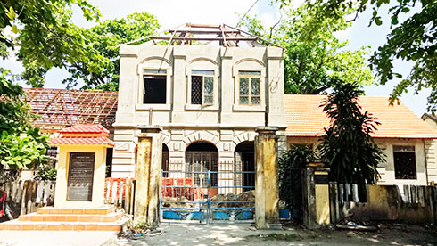 Di tích lịch sử Trường Pháp - Việt Ninh Hòa đang được tu sửa. 