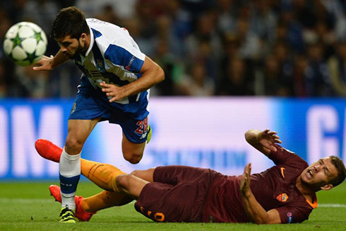 Porto và AS Roma vẫn là đối thủ ngang tài ngang sức.