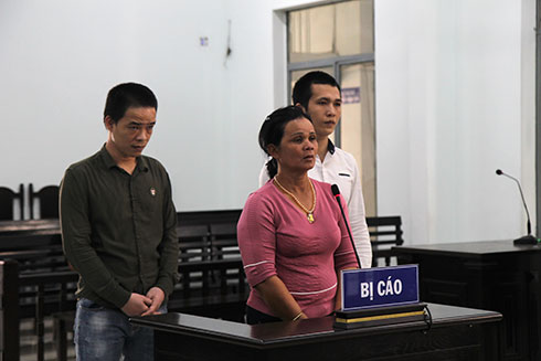 Đòi nợ bằng... roi điện, cả nhóm lãnh án