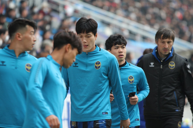 Công Phượng tập luyện cùng Incheon United chuẩn bị cho mùa giải mới.