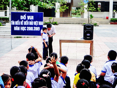 Đố vui “Tìm hiểu về biển, đảo Việt Nam” tại Trường Tiểu học Suối Tân. 