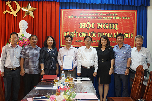 Ký kết giao ước thi đua năm 2019