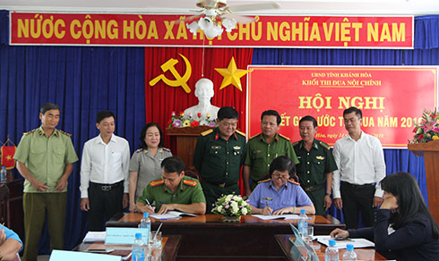 Khối thi đua Nội chính ký giao ước thi đua năm 2019