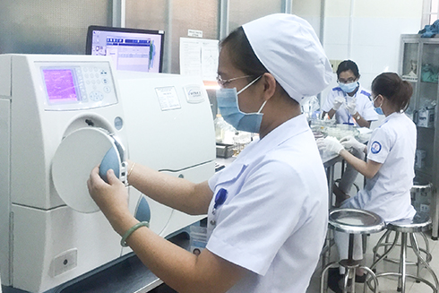 Automated microbial identification and antibiotic susceptibility ...