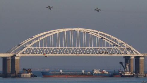 Vụ đụng độ hải quân tại Biển Azov giữa Nga với Ukraine cũng được EU xem là một lý do để gia tăng trừng phạt. Ảnh: Reuters.