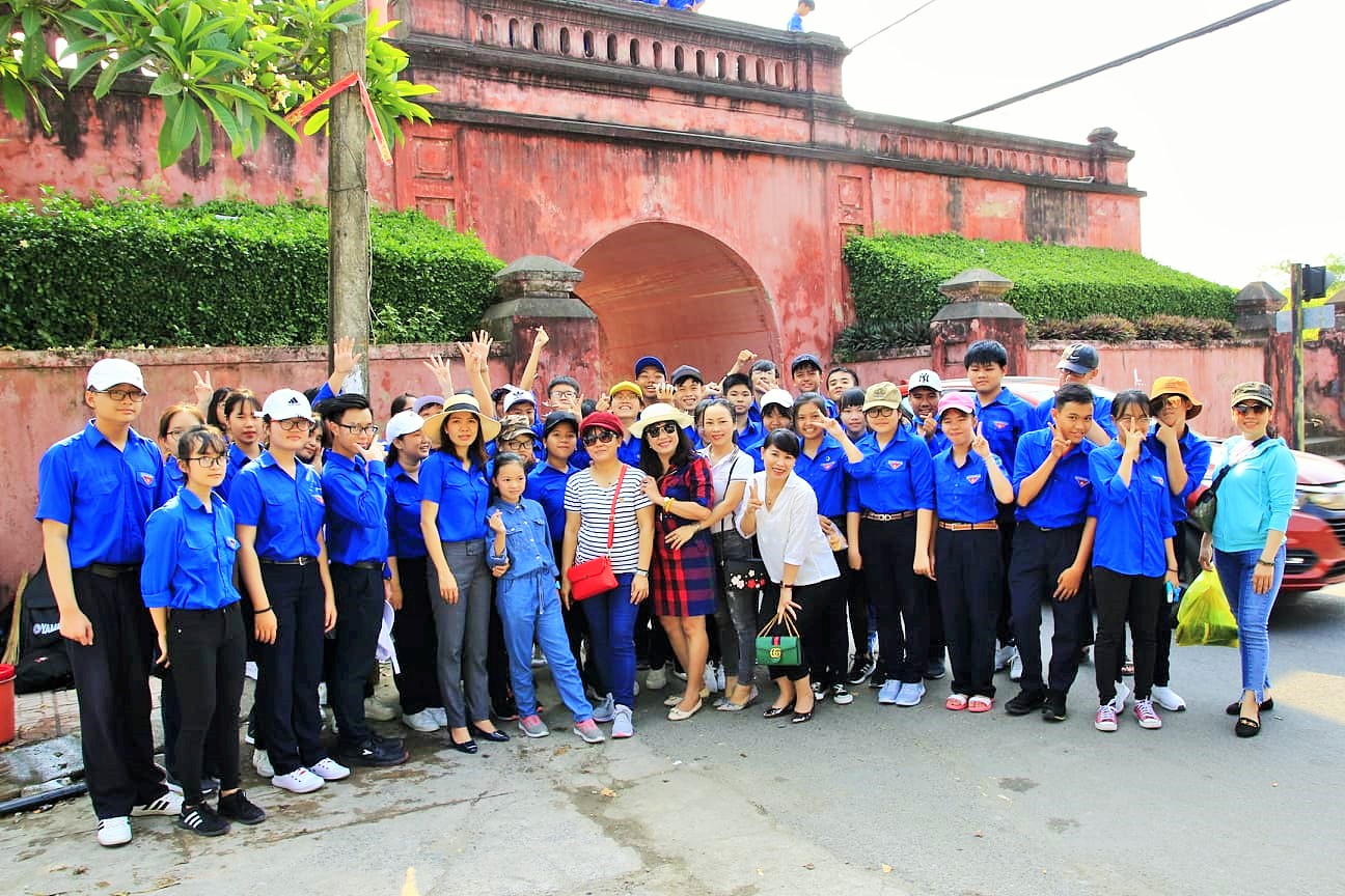 Học sinh Trường THCS Võ Văn Ký trải nghiệm tại các làng nghề Diên Khánh