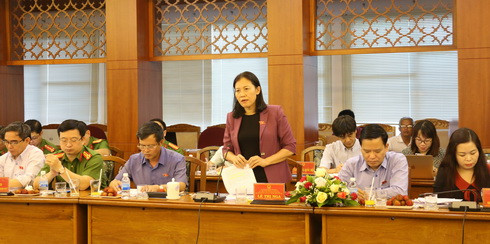 Bà Lê Thị Nga kết luận buổi làm việc.