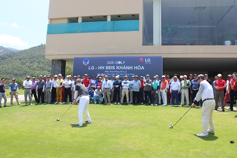 Gần 100 tay golf tham dự giải Golf LG - Hiệp hội Bất động sản Khánh Hòa