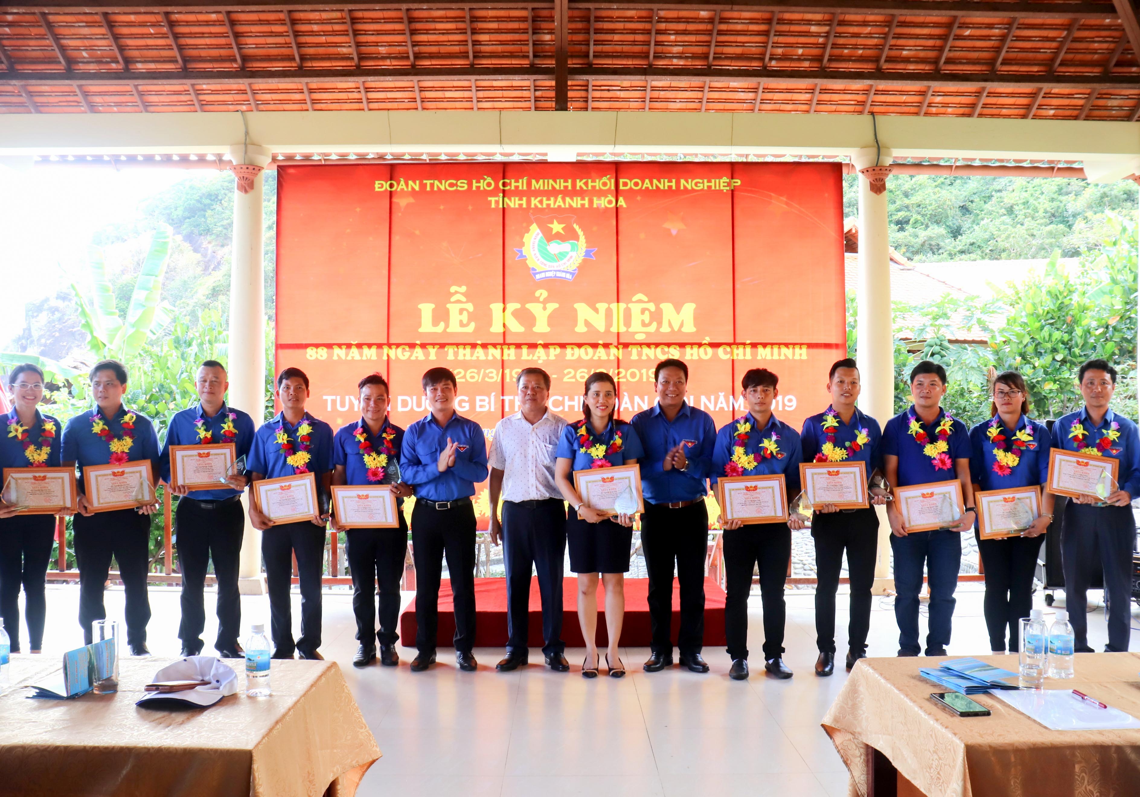 Đoàn Khối doanh nghiệp tỉnh: Tuyên dương 15 bí thư chi đoàn giỏi