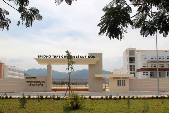 Ông Nguyễn Tấn Tuân làm việc với sở giáo dục và đào tạo