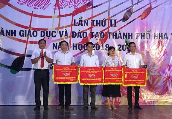 Hội thi &quot;Giai điệu tuổi hồng&quot; TP. Nha Trang: 208 tiết mục đạt giải