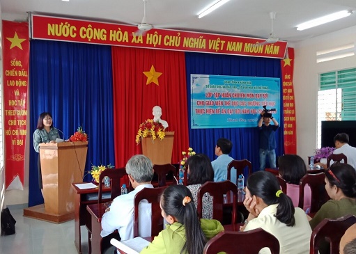 Tập huấn dạy bơi cho giáo viên